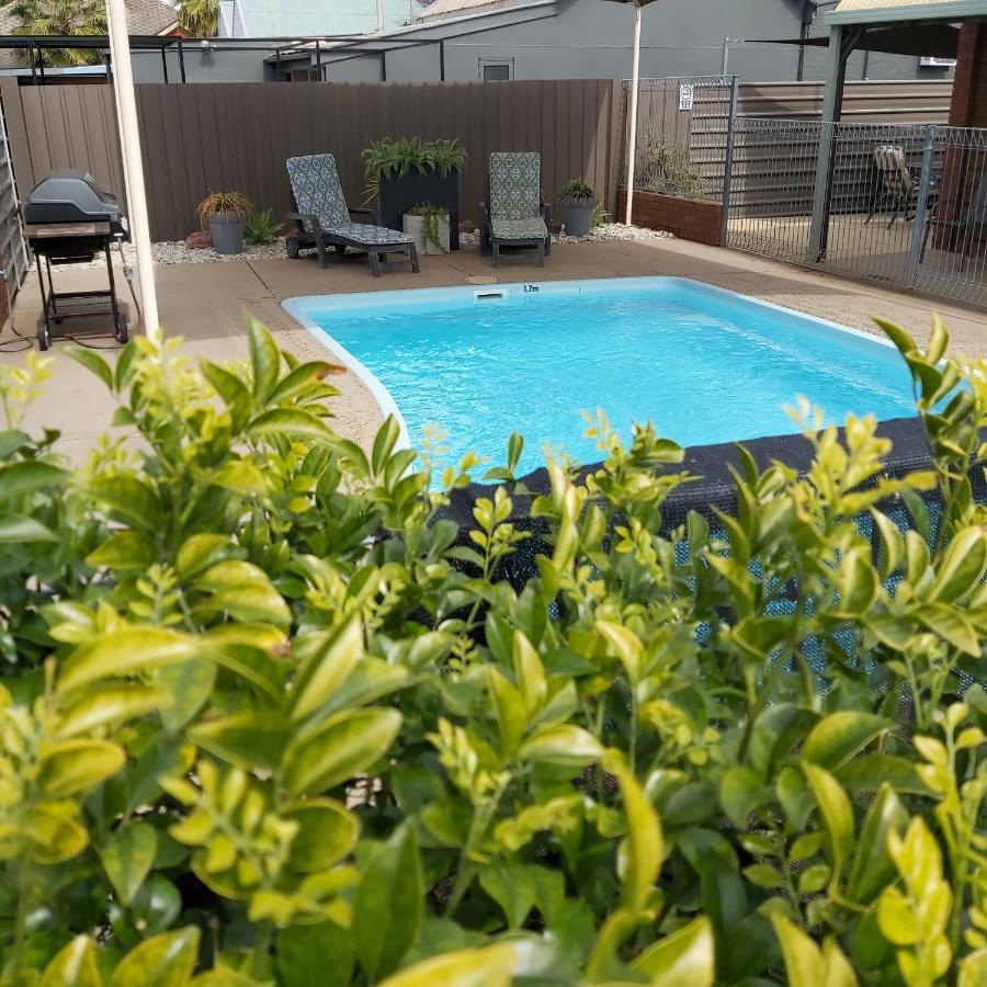 Country Mile Motor Inn Forbes Kültér fotó